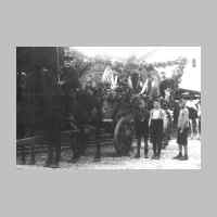 022-0157 Der Festwagen vom Gut Panzer aus Gross Koewe. Der Kutscher auf dem Pferd ist Otto Neumann aus Gross Koewe..jpg